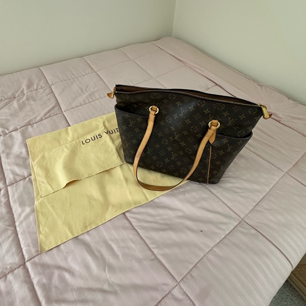 Louis Vuitton Totally MM
